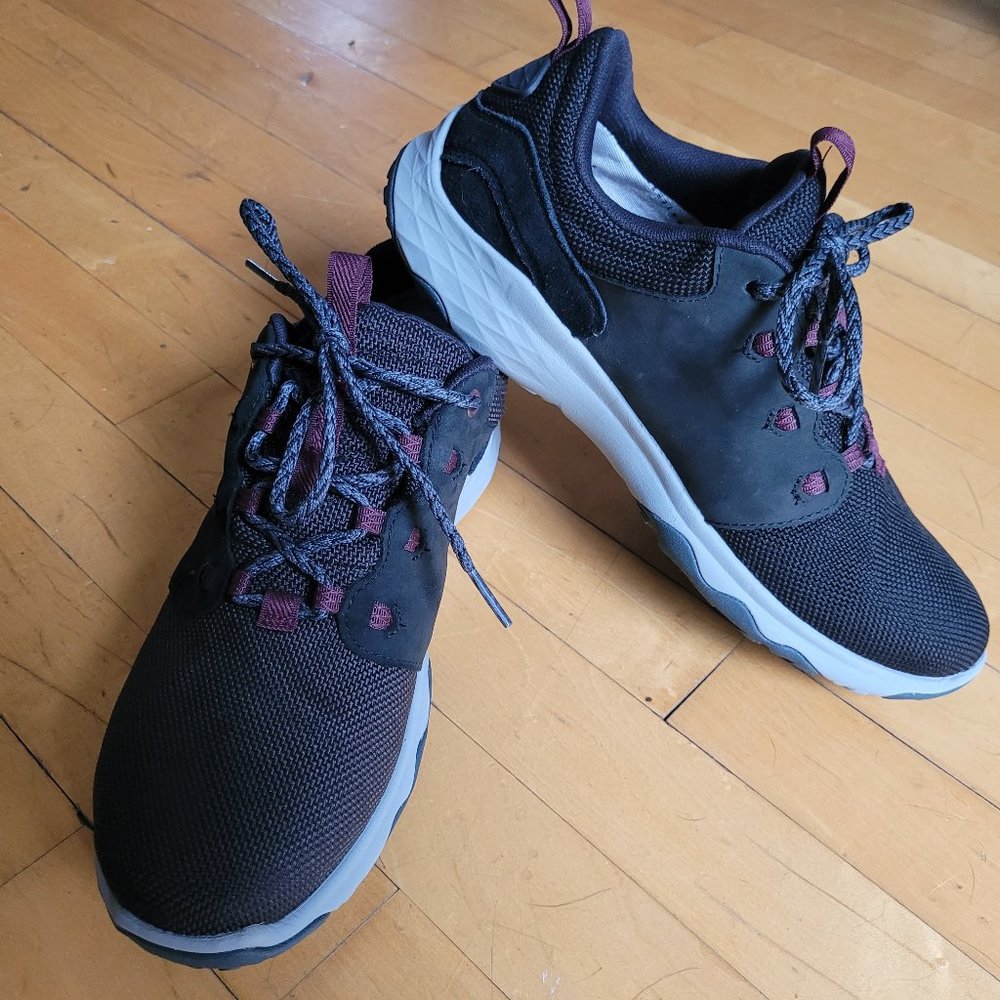 Teva Waterproof Lo Hiking Shoe Sz 10  EU 41